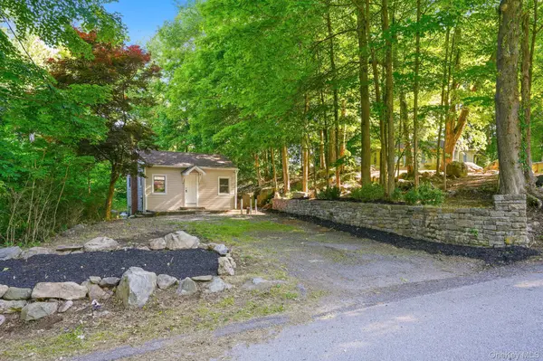32 Lacona DR, Patterson, NY 12563