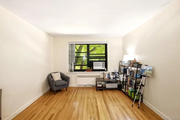75-05 210 #2P, Oakland Gardens, NY 11364