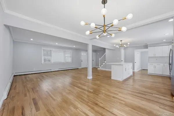 2415 Babylon TPKE, Merrick, NY 11566