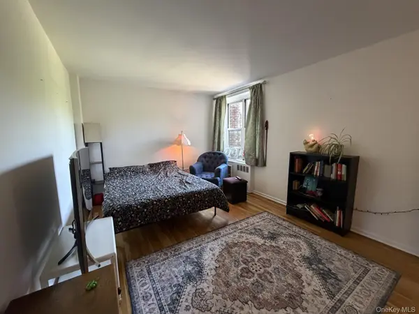 209-15 18th AVE #4K, Bayside, NY 11360