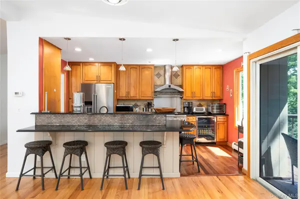 326 Lovell ST, Mahopac, NY 10541