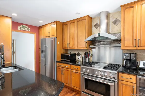 326 Lovell ST, Mahopac, NY 10541