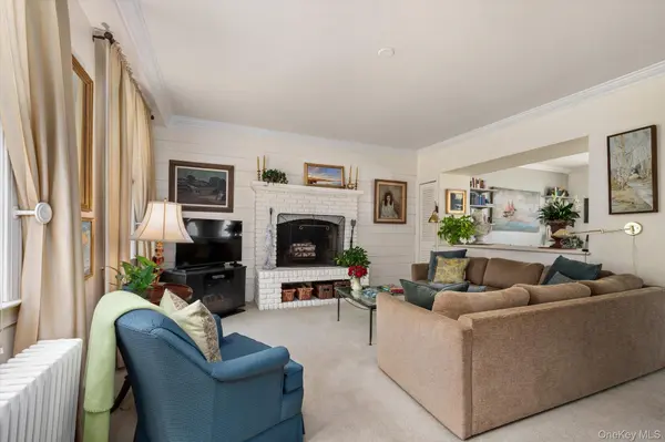 63 Cedar RD, Westbury, NY 11590