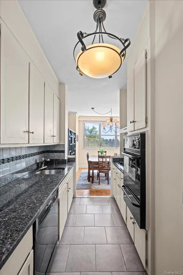 555 Kappock ST #2T, Bronx, NY 10463