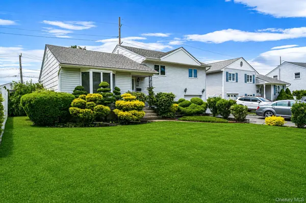 68 Myles AVE, Levittown, NY 11756
