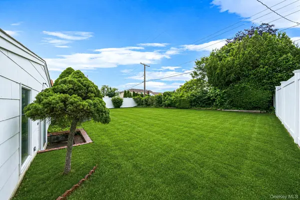 68 Myles AVE, Levittown, NY 11756