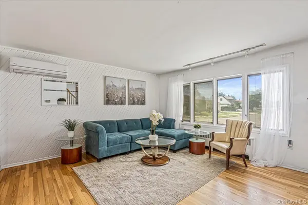 226 Margaret DR, East Meadow, NY 11554