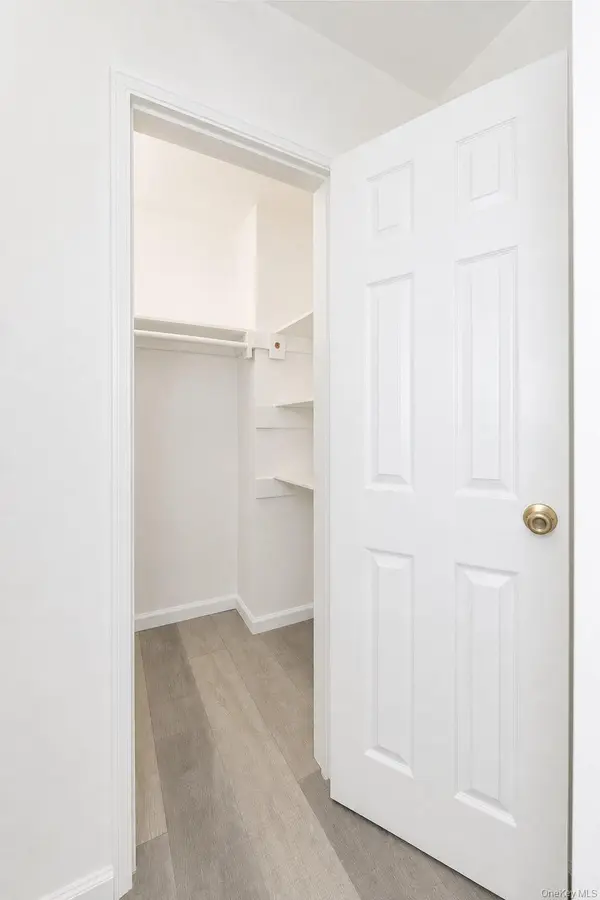 42-26 81st ST #7I, Elmhurst, NY 11373