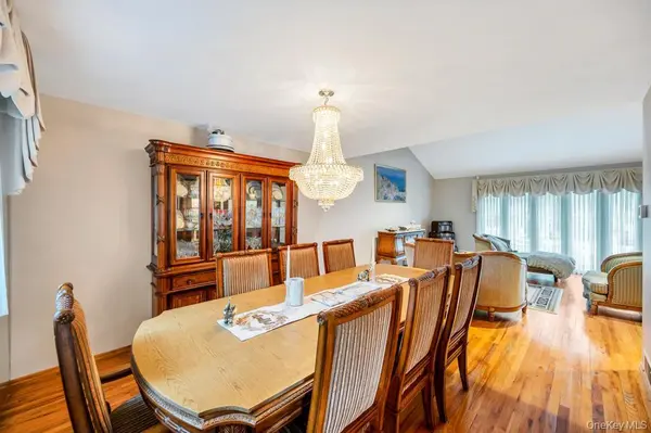 372 Hungry Harbor RD, Valley Stream, NY 11581