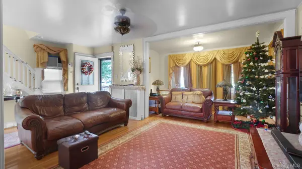 89-56 218th ST, Queens Village, NY 11427