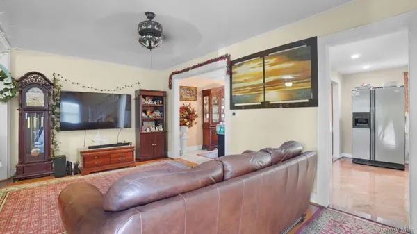 89-56 218th ST, Queens Village, NY 11427