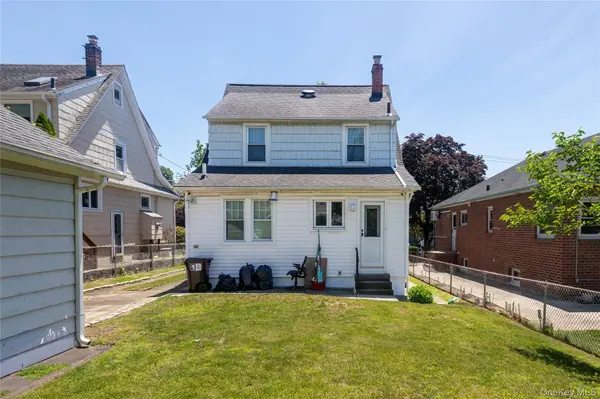 15719 13th AVE, Whitestone, NY 11357