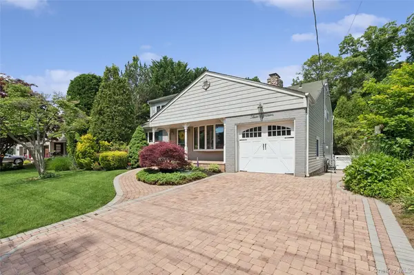 318 Lakeshore BLVD, Massapequa Park, NY 11762