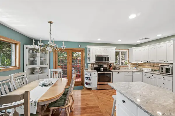 318 Lakeshore BLVD, Massapequa Park, NY 11762