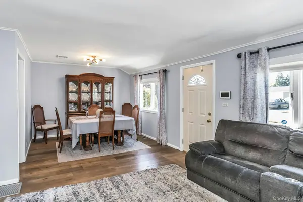 173 N Kings AVE, Massapequa, NY 11758