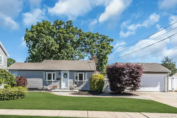 173 N Kings AVE, Massapequa, NY 11758