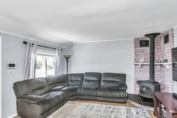 173 N Kings AVE, Massapequa, NY 11758