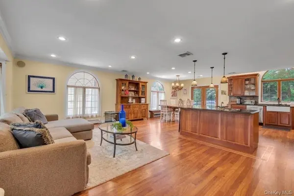 2635 Merrick AVE, Merrick, NY 11566