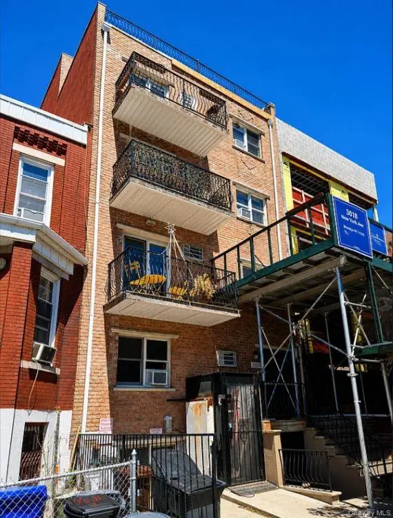 3018 23rd ST, Astoria, NY 11102