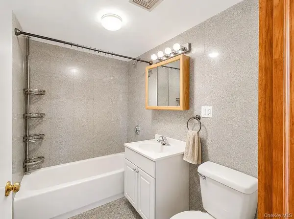3018 23rd ST, Astoria, NY 11102