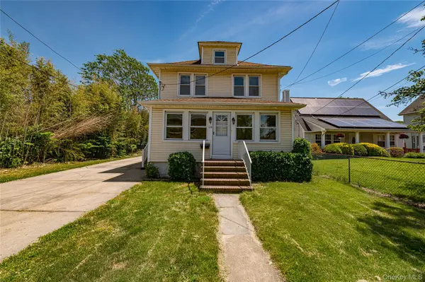 129 Bay AVE, Patchogue, NY 11772
