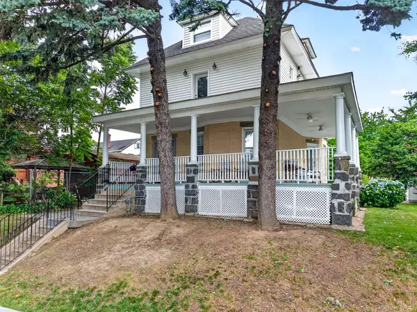 3215 Murray LN, Flushing, NY 11354