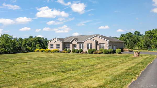 41 Flint RD, Millbrook, NY 12545