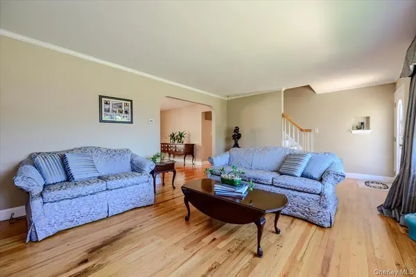 1401 Herzel BLVD, West Babylon, NY 11704
