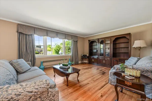 1401 Herzel BLVD, West Babylon, NY 11704