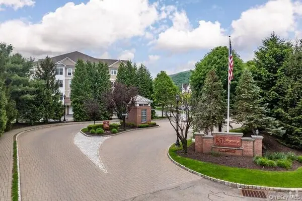 811 Regency DR #802, Fishkill, NY 12524