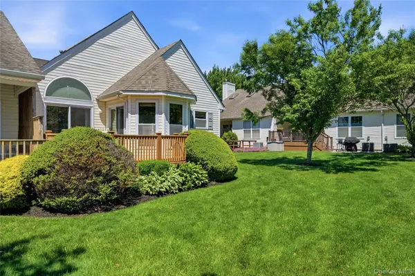 2508 Nicole DR, Port Jefferson Station, NY 11776