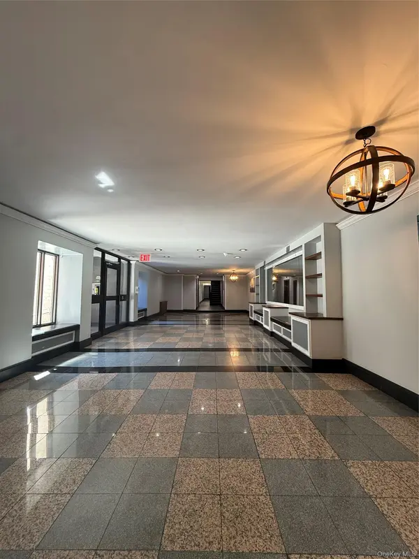 6615 Wetherole ST #C11, Rego Park, NY 11374