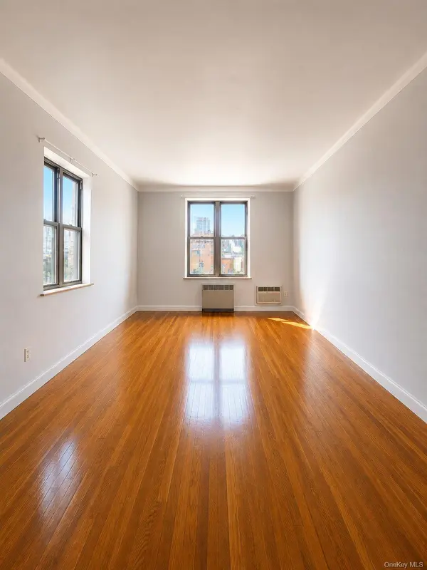 6615 Wetherole ST #C11, Rego Park, NY 11374
