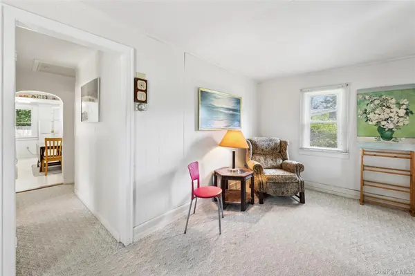 60 Kenneth AVE, Huntington, NY 11743