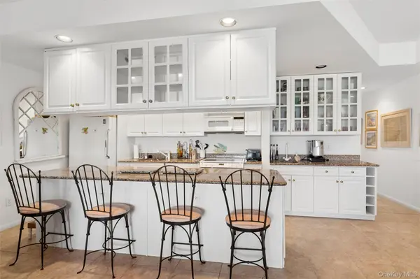 260 Dune RD #79, Westhampton Beach, NY 11978