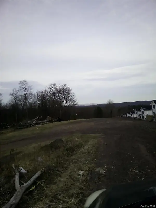 gibber RD, Kiamesha Lake, NY 12751