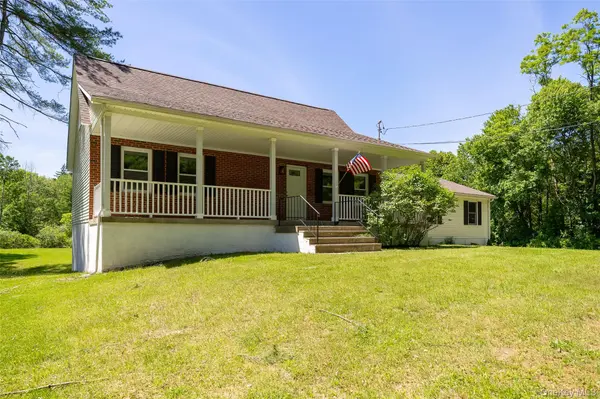 18 Cream ST, Hyde Park, NY 12538