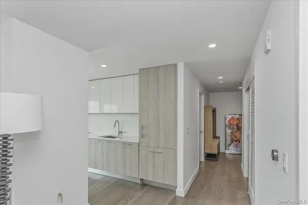 131-03 40th RD #9N, Flushing, NY 11354