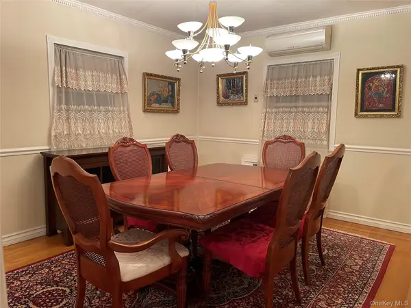 6240 Cromwell CRES, Rego Park, NY 11374