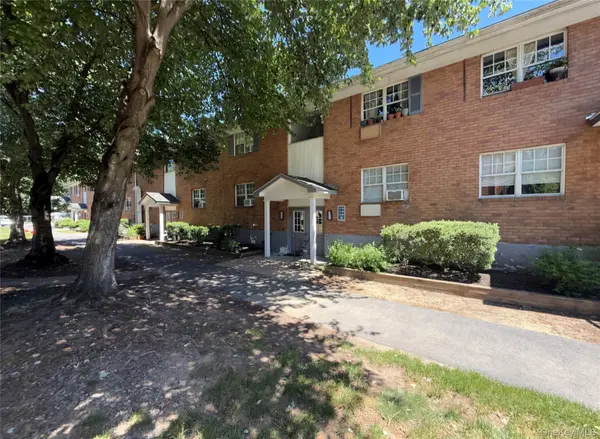 1003 Barclay MNR #10C, Newburgh, NY 12550