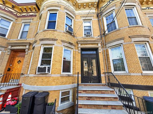 75-37 61ST ST, Ridgewood, NY 11385