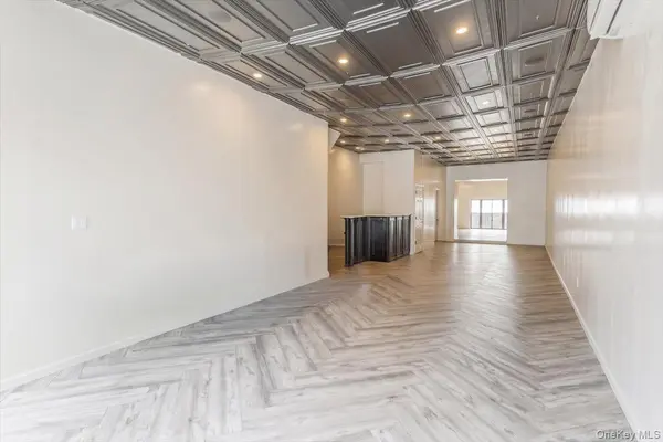 6717 Myrtle AVE, Glendale, NY 11385