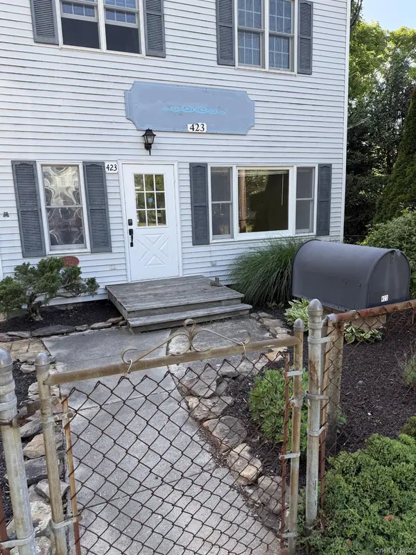 423 1st ST, Greenport, NY 11944