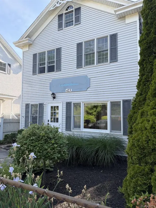 423 1st ST, Greenport, NY 11944