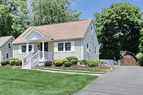 25 Amory AVE, Pearl River, NY 10965