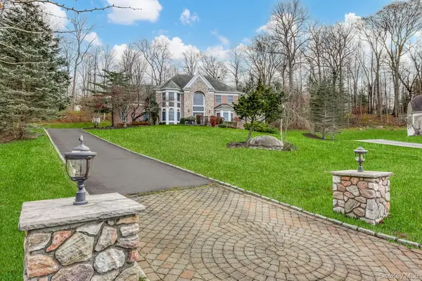 22 Golden RD, Suffern, NY 10901