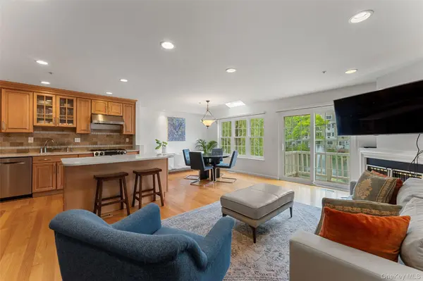 611 Pondside DR, White Plains, NY 10607