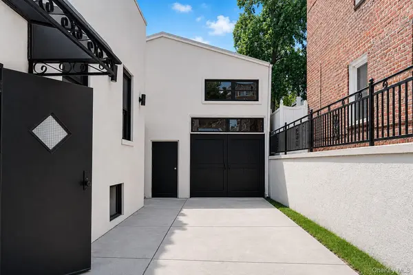 994 E 54th ST, Brooklyn, NY 11234