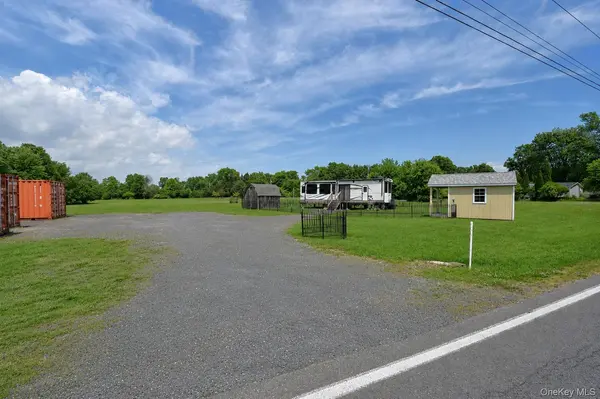 21 Stacey RD, Coxsackie, NY 12051