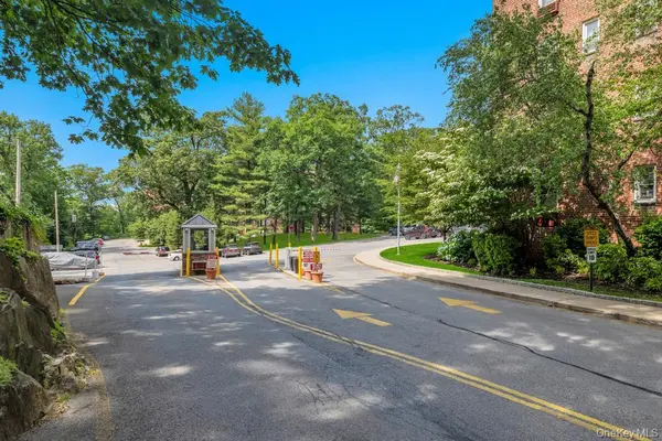 615 Palmer RD #101, Yonkers, NY 10701